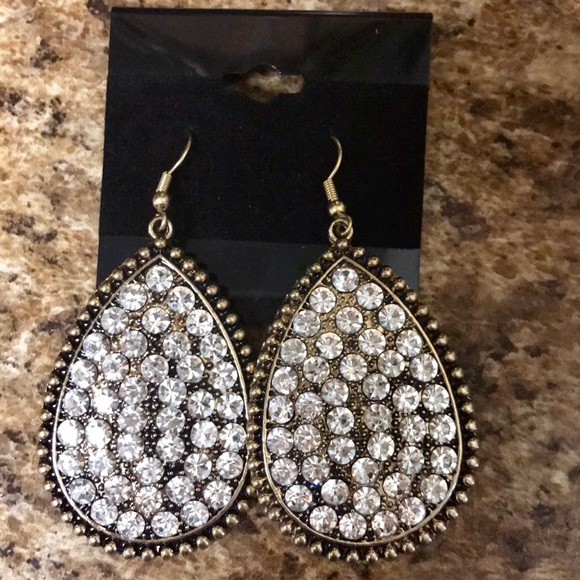 Beautiful rhinestone drop earrings / Bling - Picture 3 of 3